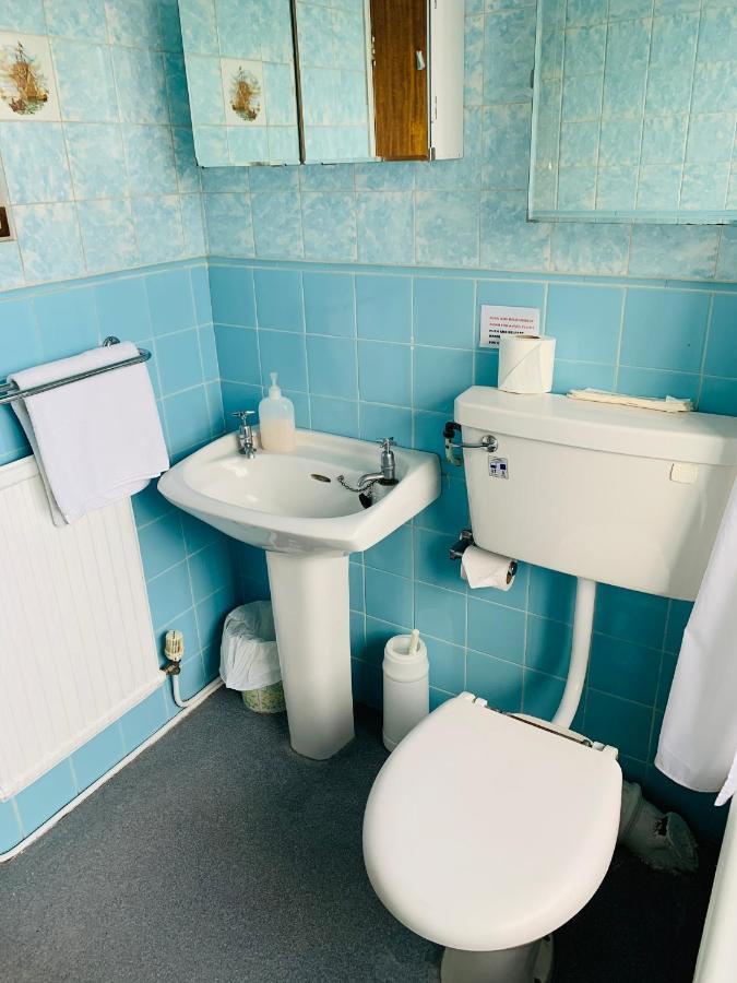 Ye Olde White Harte Hotel Burnham-on-Crouch Kamer foto