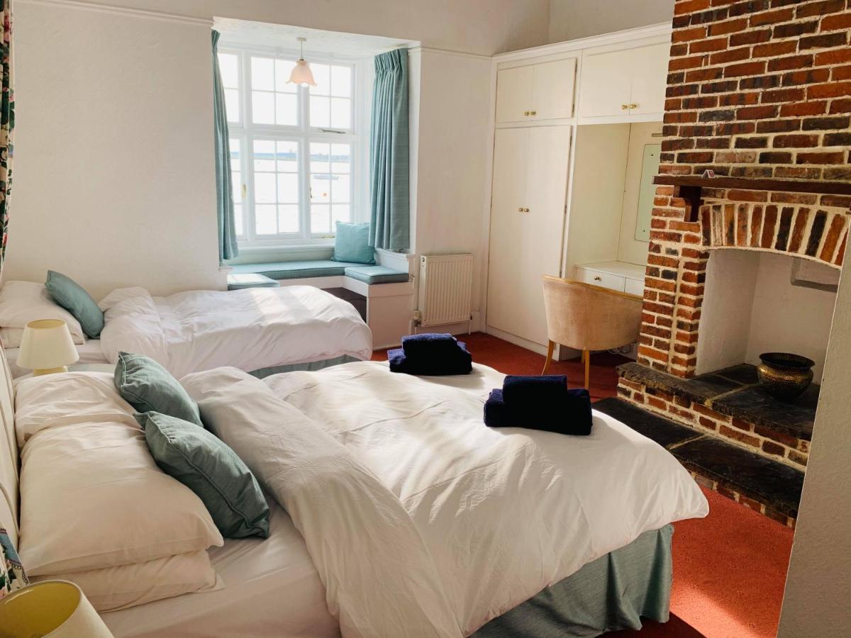 Ye Olde White Harte Hotel Burnham-on-Crouch Kamer foto