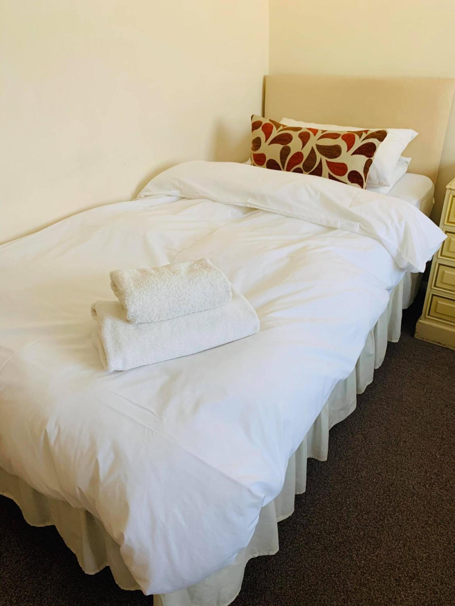 Ye Olde White Harte Hotel Burnham-on-Crouch Kamer foto