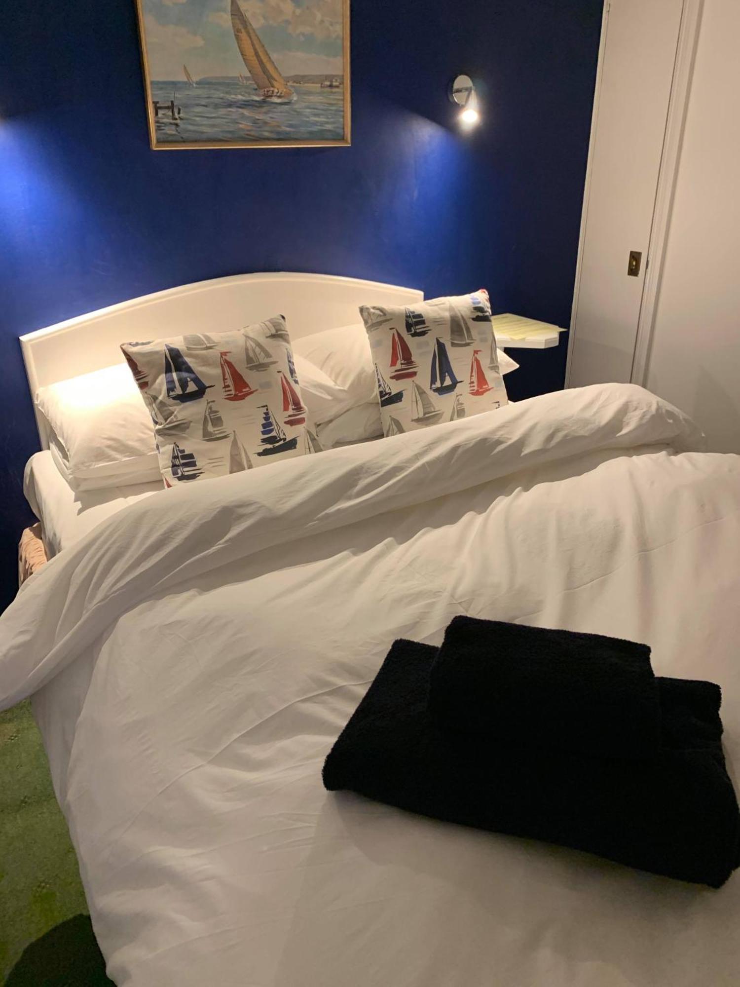Ye Olde White Harte Hotel Burnham-on-Crouch Kamer foto