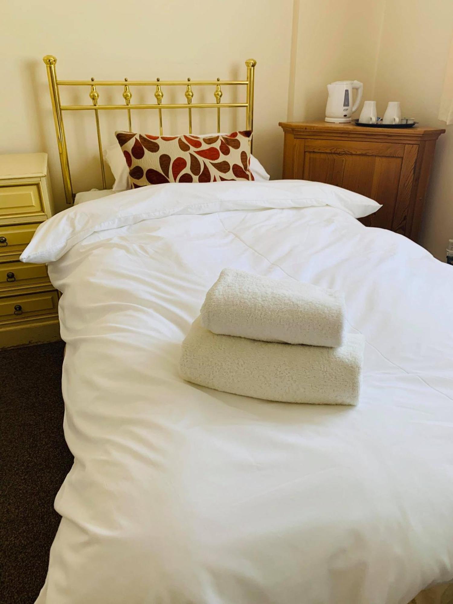 Ye Olde White Harte Hotel Burnham-on-Crouch Kamer foto