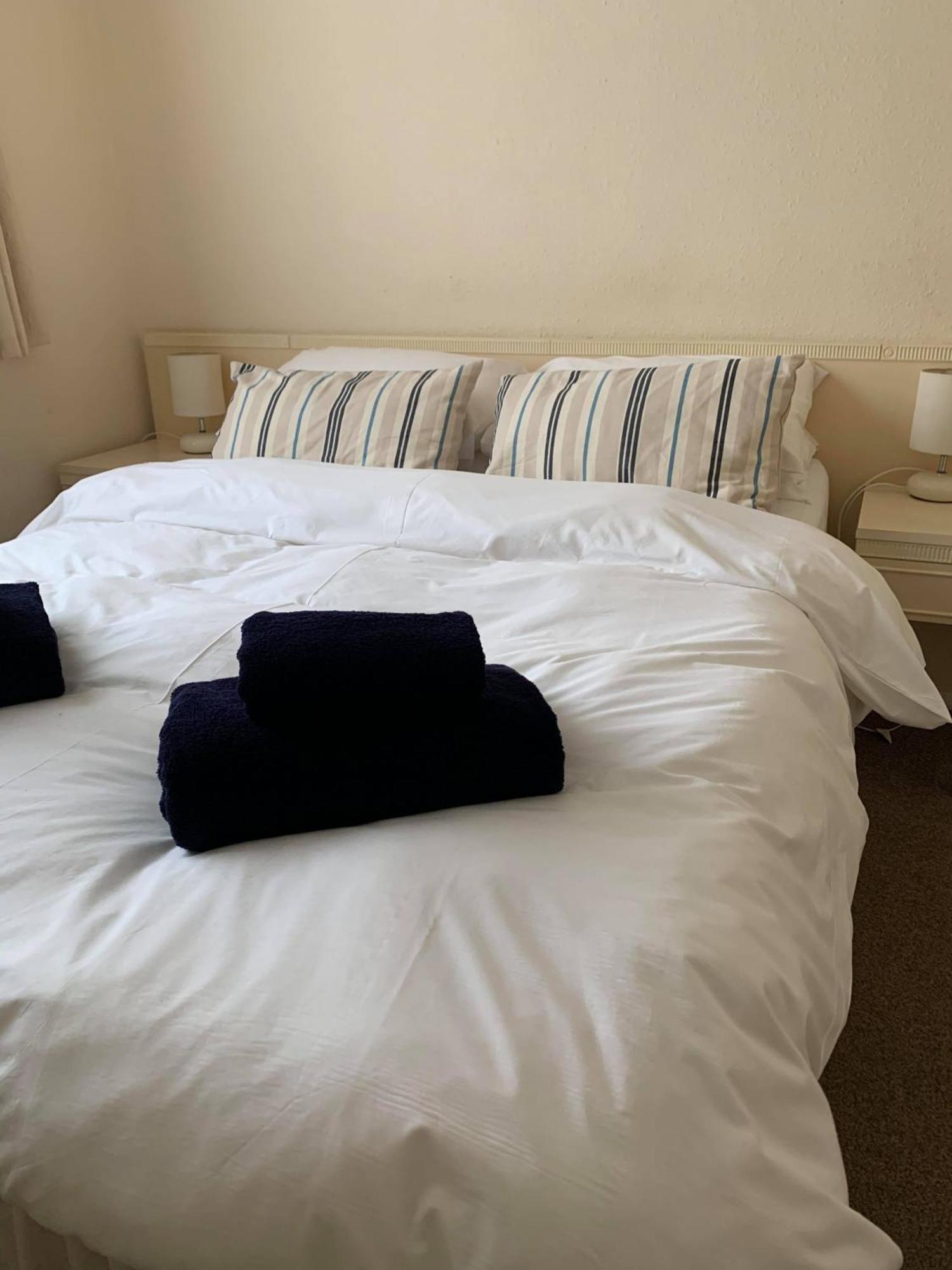 Ye Olde White Harte Hotel Burnham-on-Crouch Kamer foto