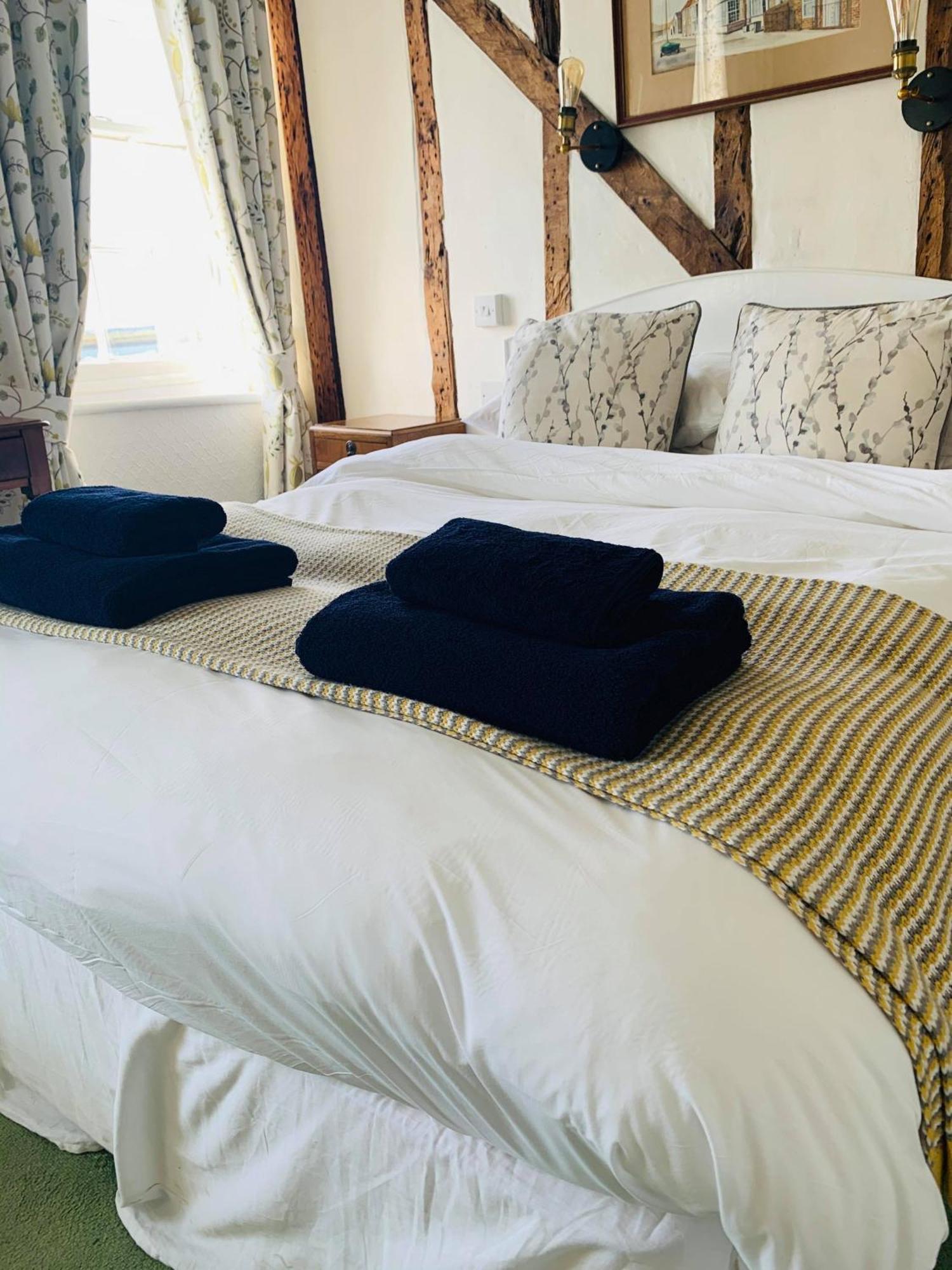 Ye Olde White Harte Hotel Burnham-on-Crouch Kamer foto