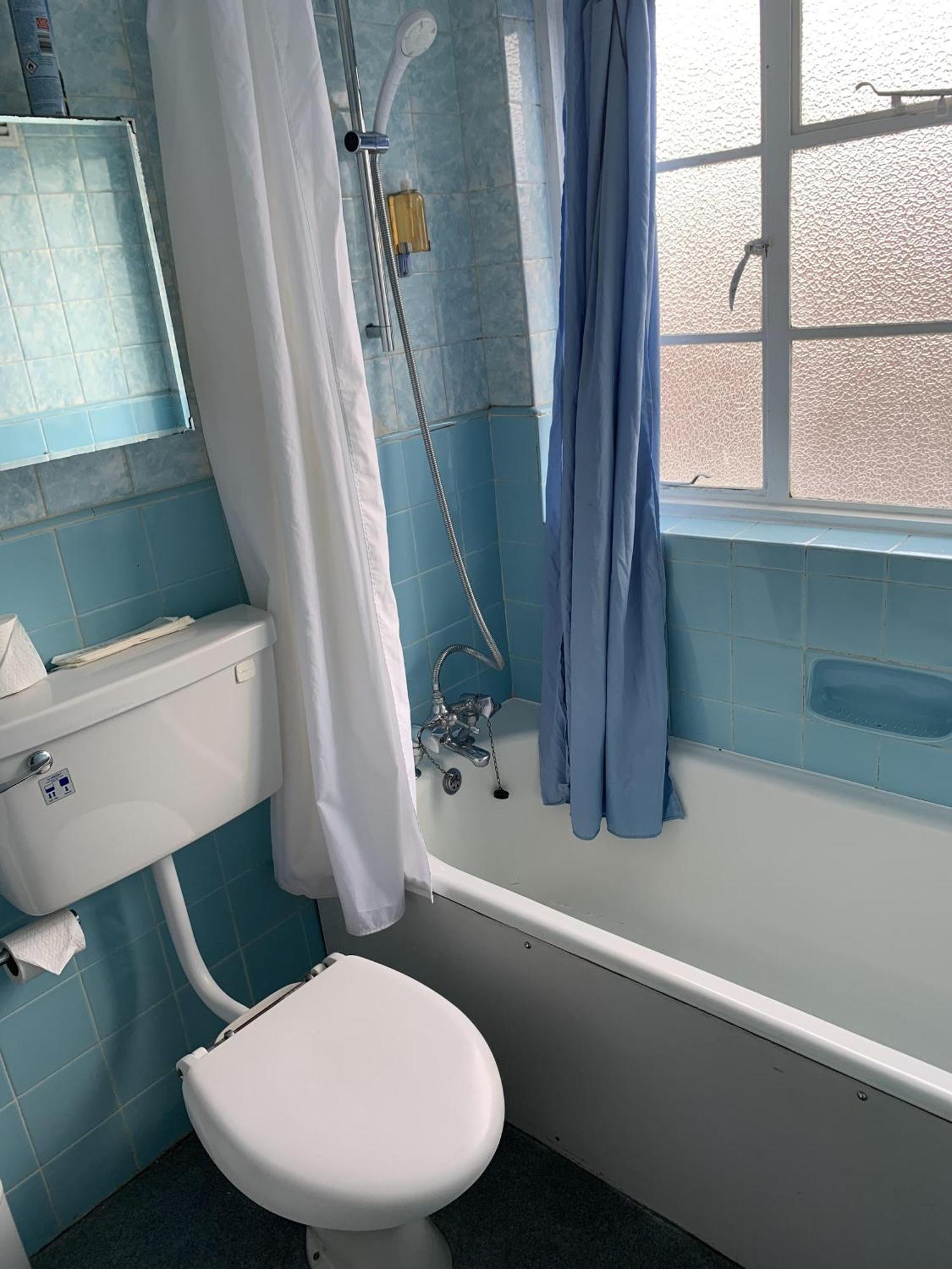 Ye Olde White Harte Hotel Burnham-on-Crouch Kamer foto