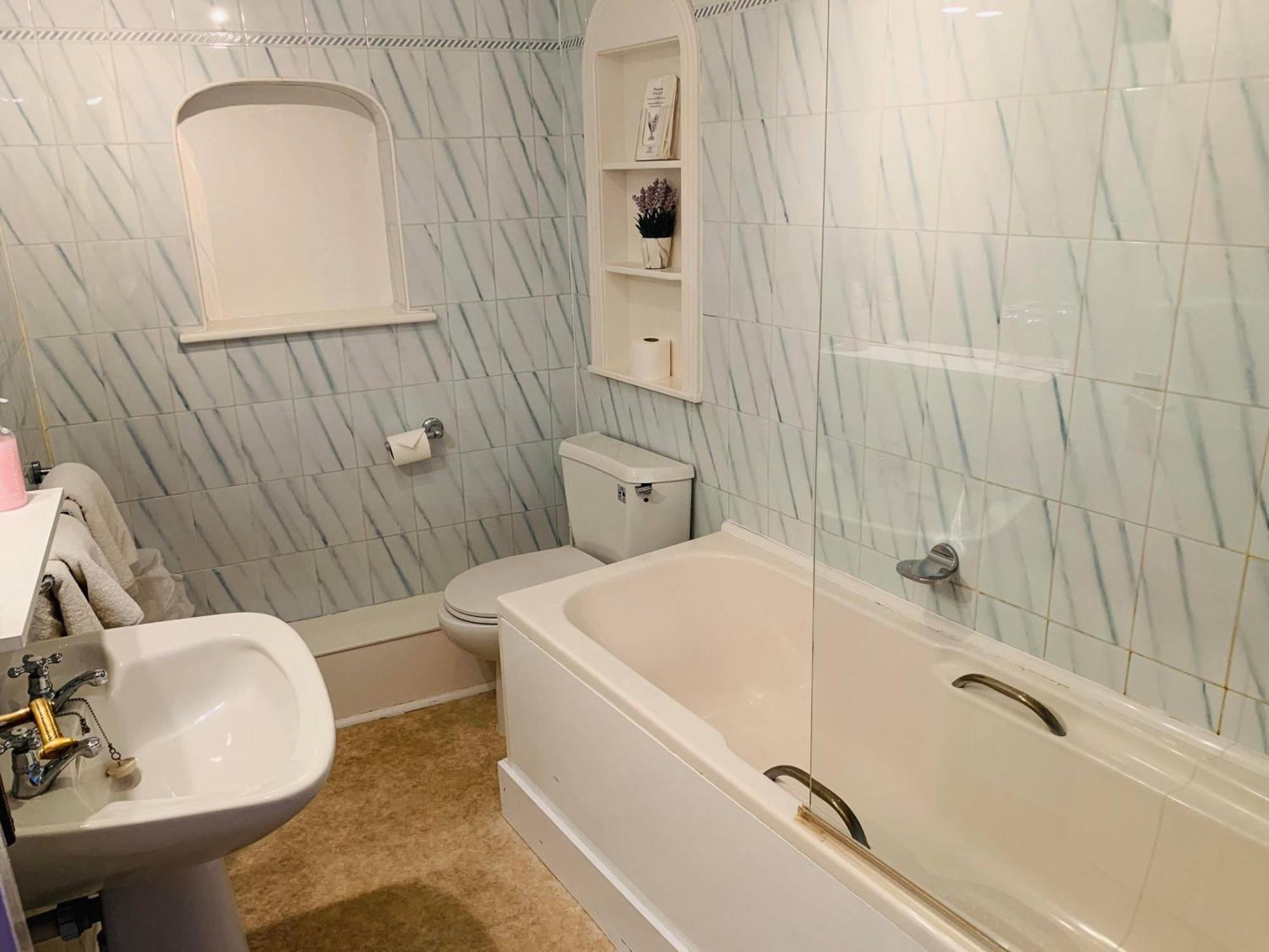 Ye Olde White Harte Hotel Burnham-on-Crouch Kamer foto